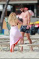 /album/galerie-foto-shakira-in-hawaii/shakira-gerard-pique-milan-pique-hawaii-11-jpg/